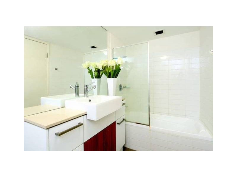 803 Stanley St, Woolloongabba QLD 4102