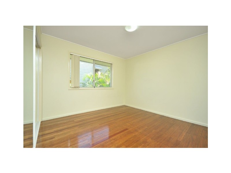 4/27 Denman St, Greenslopes QLD 4120