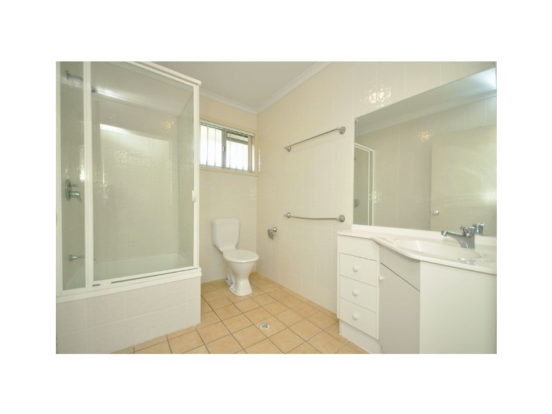 4/27 Denman St, Greenslopes QLD 4120