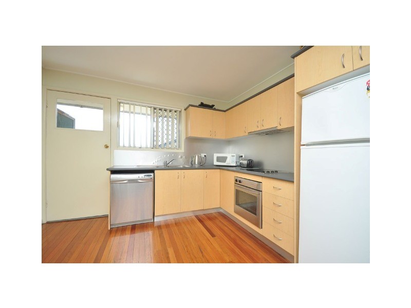 4/27 Denman St, Greenslopes QLD 4120