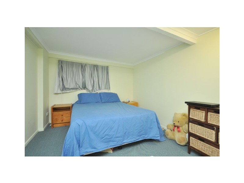 4/27 Denman St, Greenslopes QLD 4120