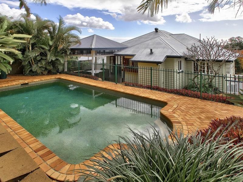 27 Oxley Drive, Holland Park QLD 4121
