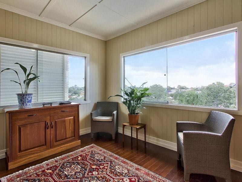 27 Oxley Drive, Holland Park QLD 4121