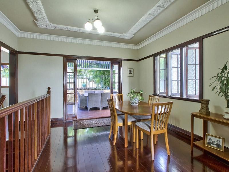 27 Oxley Drive, Holland Park QLD 4121