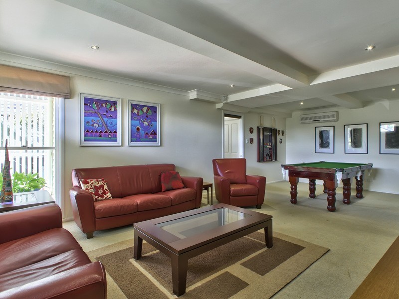 27 Oxley Drive, Holland Park QLD 4121