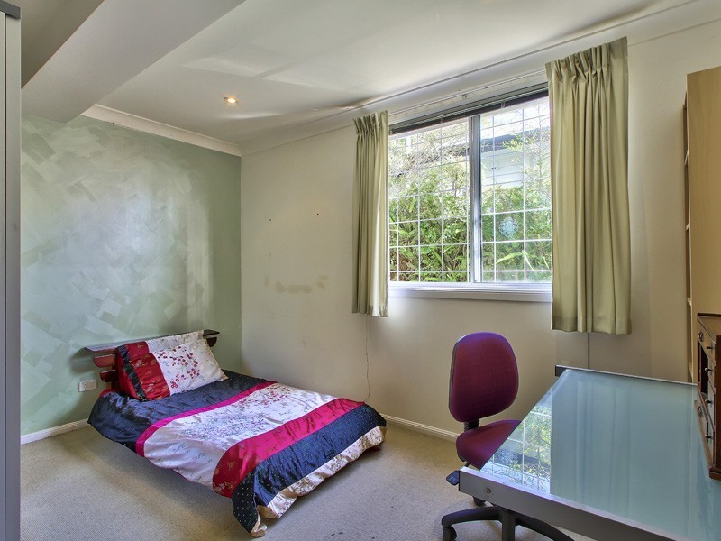 27 Oxley Drive, Holland Park QLD 4121