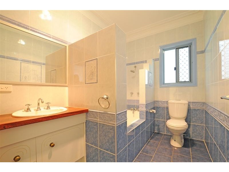 23 Burke St, Coorparoo QLD 4151