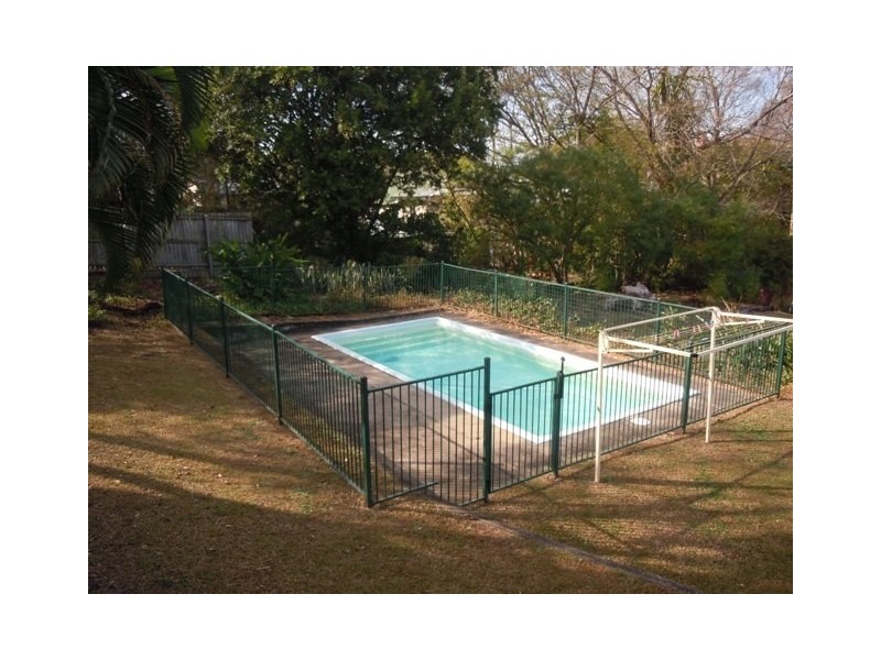 8 Pioneer St, Toowong QLD 4066