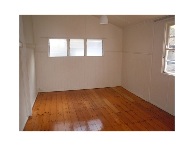 8 Pioneer St, Toowong QLD 4066