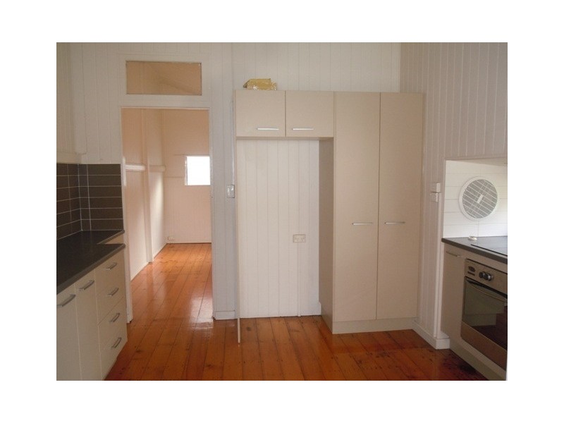 8 Pioneer St, Toowong QLD 4066