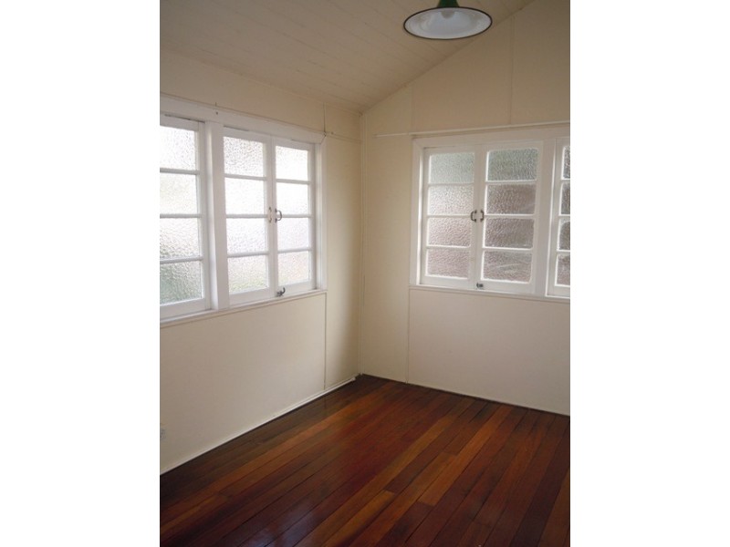 8 Pioneer St, Toowong QLD 4066