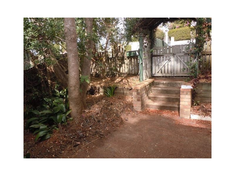 176 Hawken Drive, St Lucia QLD 4067