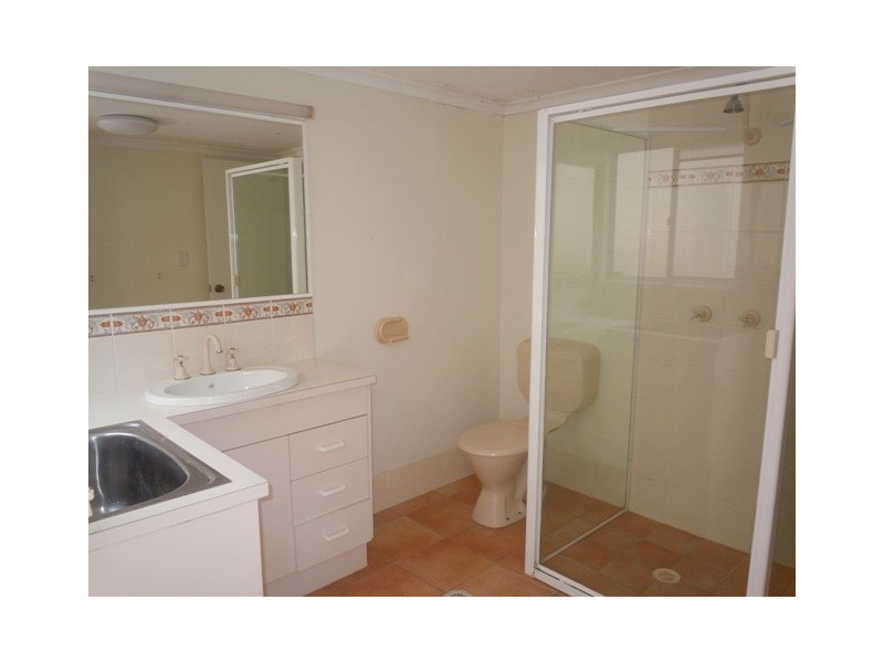 176 Hawken Drive, St Lucia QLD 4067