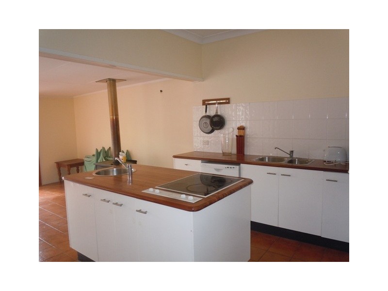 176 Hawken Drive, St Lucia QLD 4067