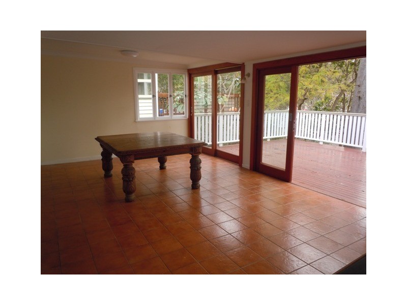 176 Hawken Drive, St Lucia QLD 4067