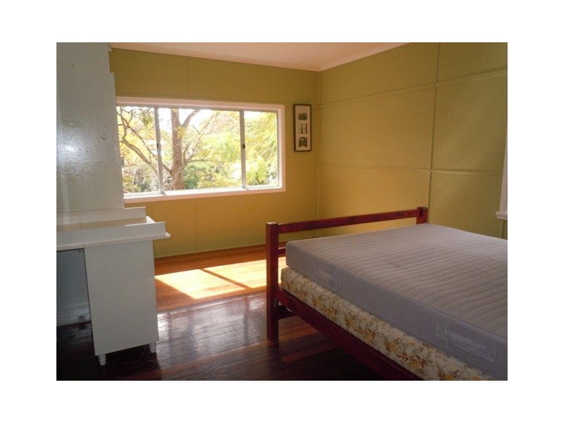 176 Hawken Drive, St Lucia QLD 4067