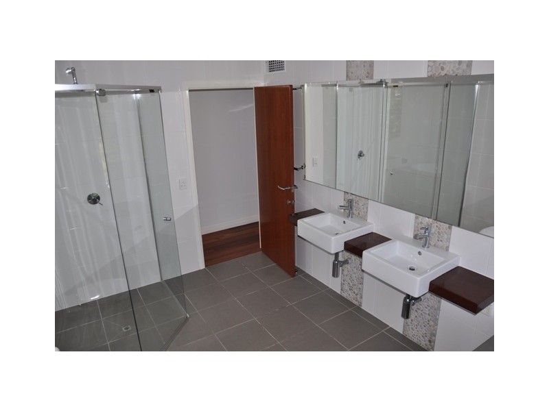 35 Picasso St, Carina QLD 4152