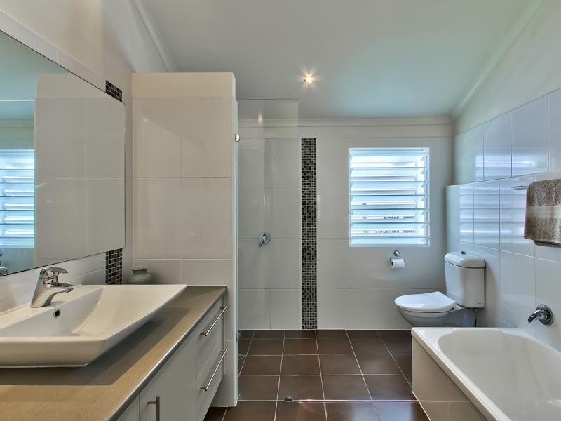 25 Laurel Street, Highgate Hill QLD 4101