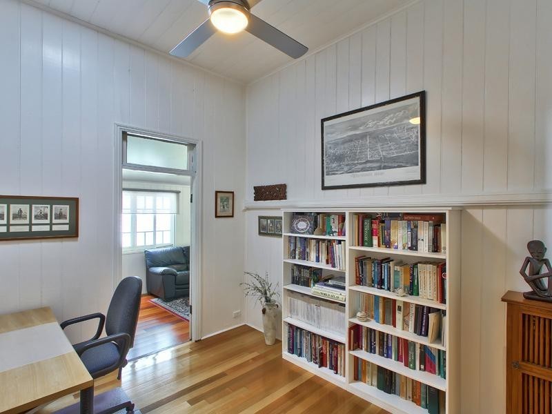 25 Laurel Street, Highgate Hill QLD 4101