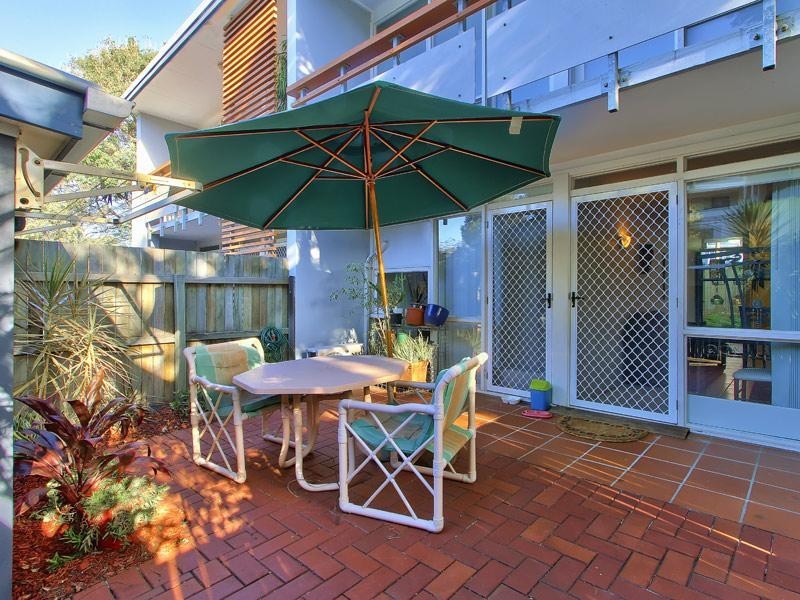 2/30 Cork Street, Yeronga QLD 4104