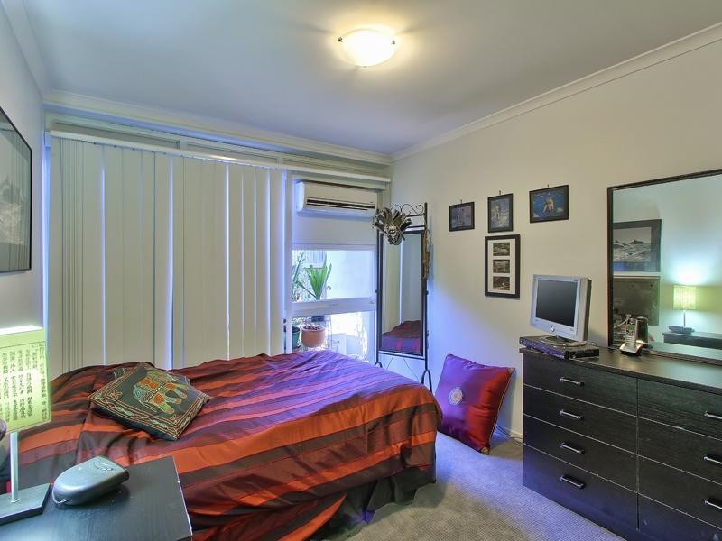 2/30 Cork Street, Yeronga QLD 4104