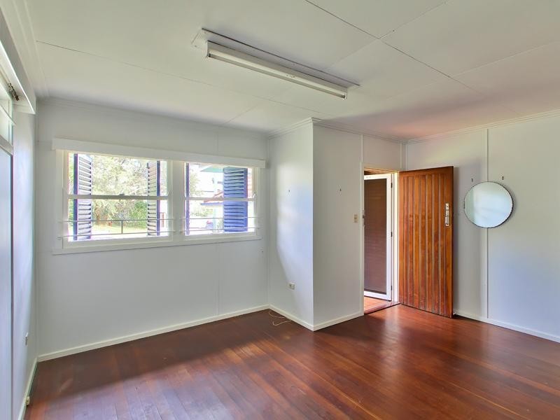 19 Baynes Street, Highgate Hill QLD 4101
