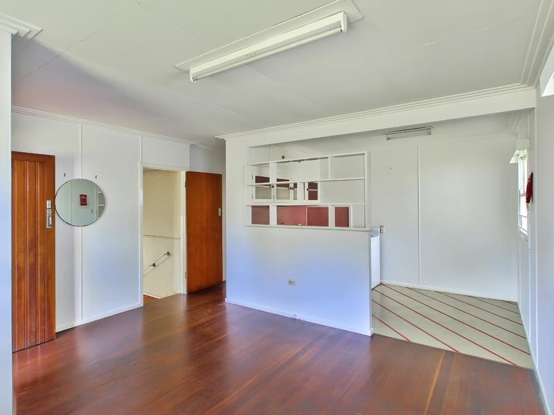 19 Baynes Street, Highgate Hill QLD 4101