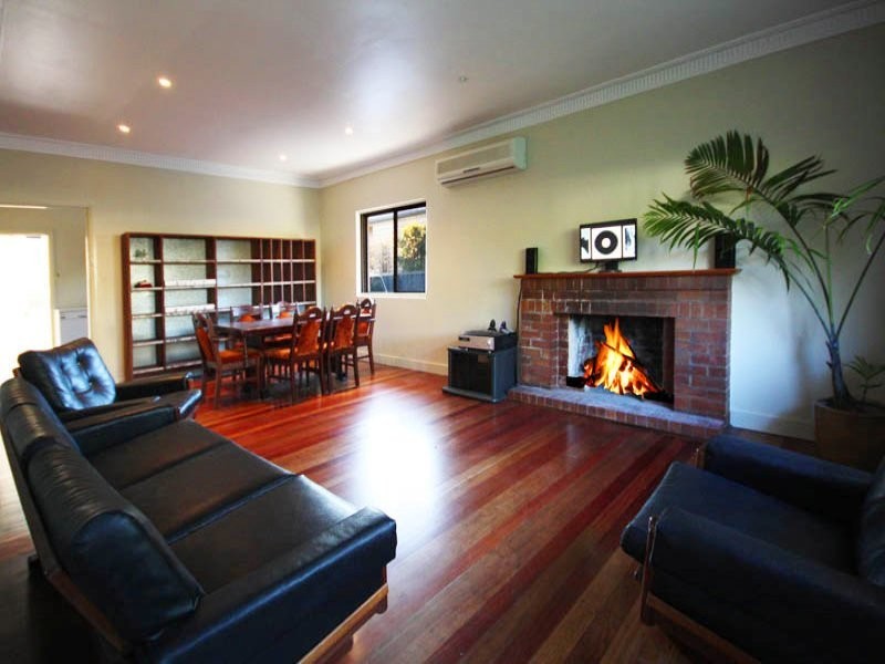 120 Junction Road, Morningside QLD 4170