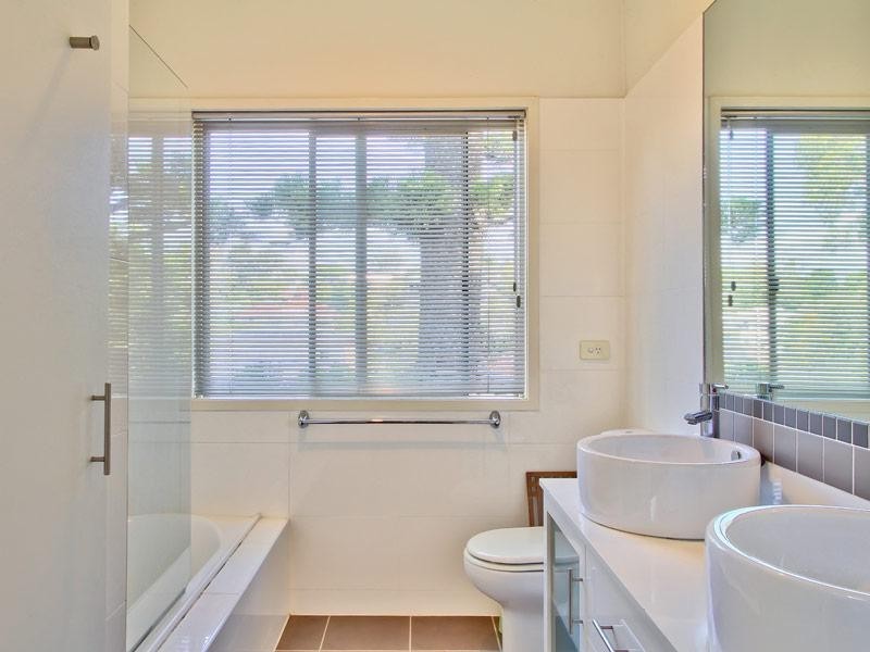 62 Gladstone Street, Indooroopilly QLD 4068