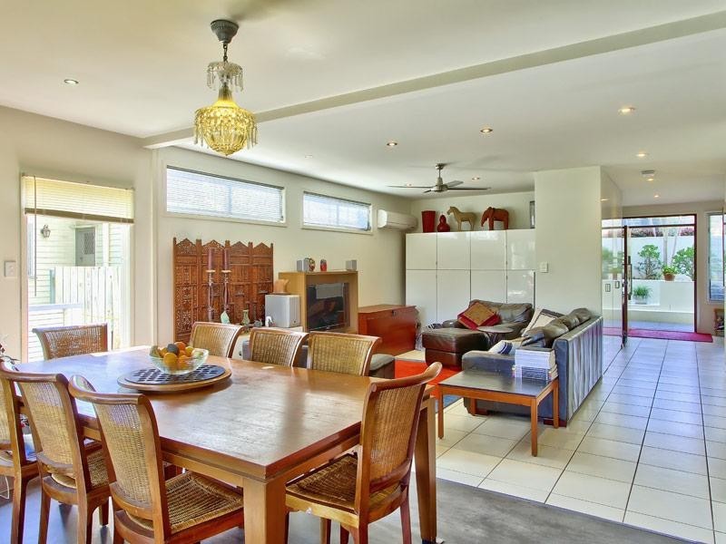 62 Gladstone Street, Indooroopilly QLD 4068