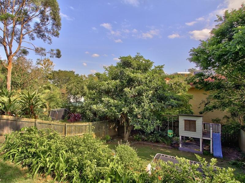 62 Gladstone Street, Indooroopilly QLD 4068