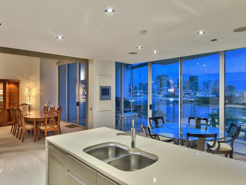 46/205 Coronation Drive, Milton QLD 4064