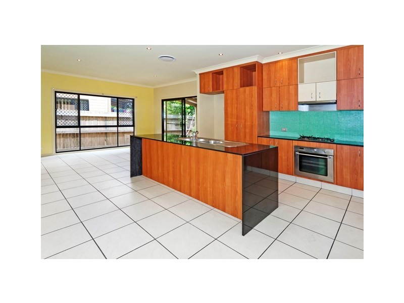9 Paris St, West End QLD 4101