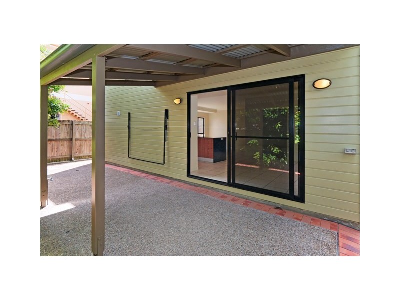 9 Paris St, West End QLD 4101