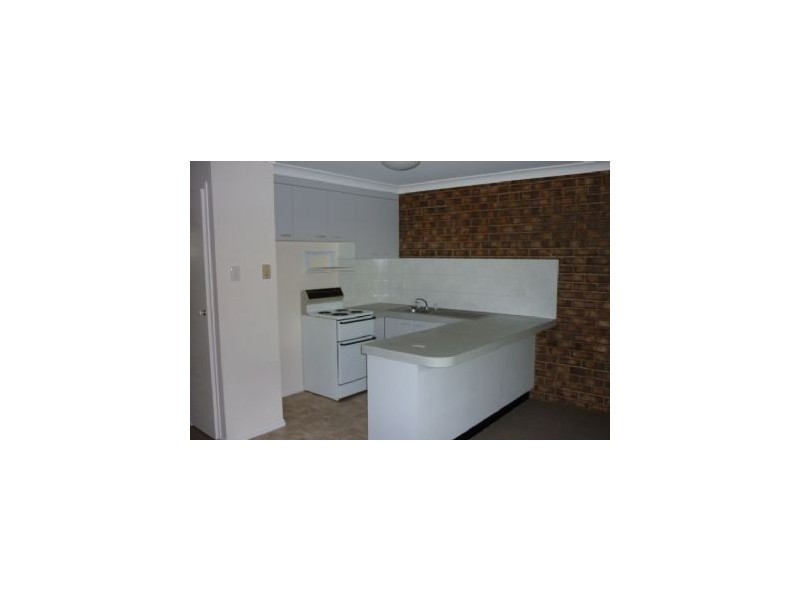 Unit 2/11 Emsworth Street, Wynnum QLD 4178