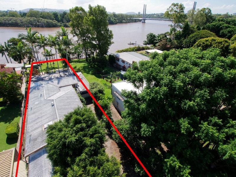 33 Brisbane Corso, Fairfield QLD 4103