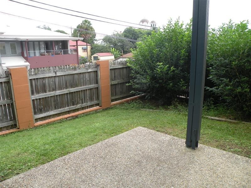 1/18 Lockhart Street, Woolloongabba QLD 4102