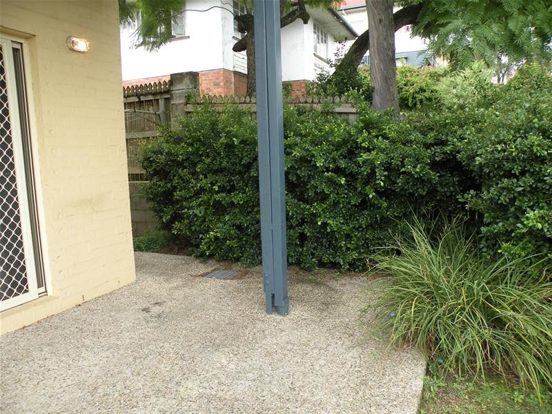 1/18 Lockhart Street, Woolloongabba QLD 4102