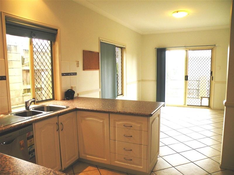 1/18 Lockhart Street, Woolloongabba QLD 4102