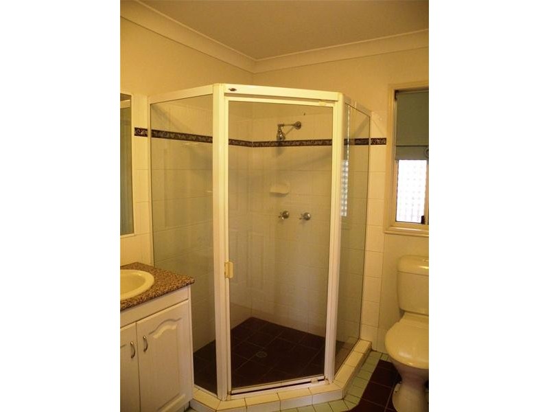 1/18 Lockhart Street, Woolloongabba QLD 4102