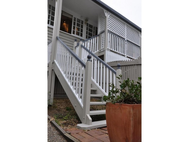 17 Palmeston Street, Annerley QLD 4103