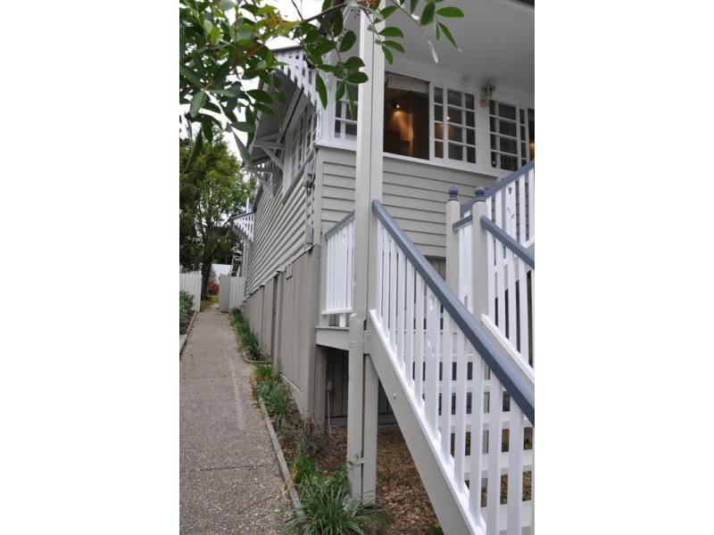 17 Palmeston Street, Annerley QLD 4103