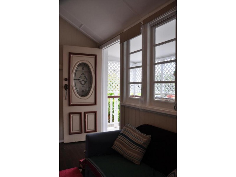 17 Palmeston Street, Annerley QLD 4103