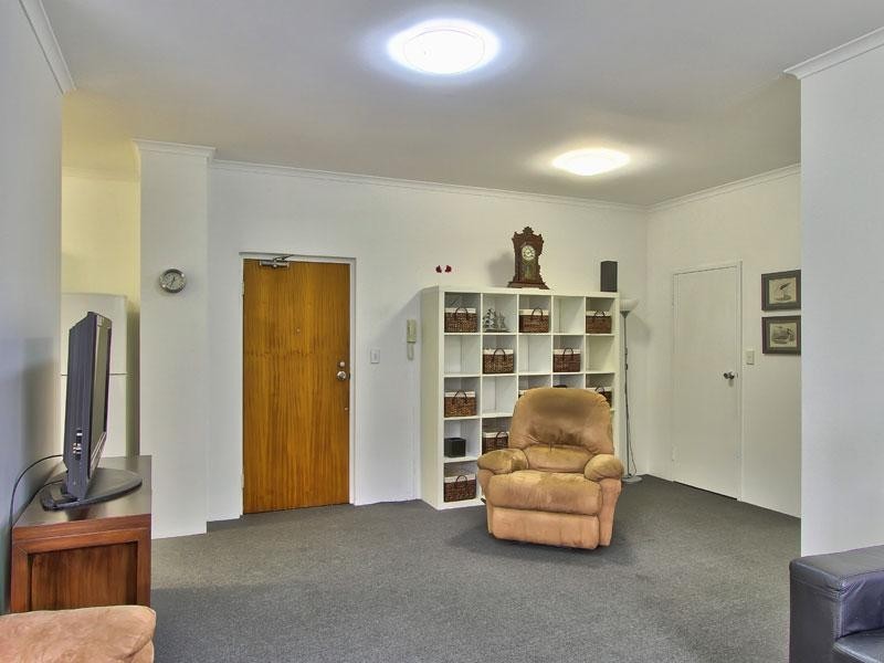 2/182 Dornoch Terrace, Highgate Hill QLD 4101