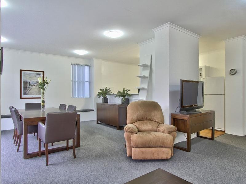 2/182 Dornoch Terrace, Highgate Hill QLD 4101