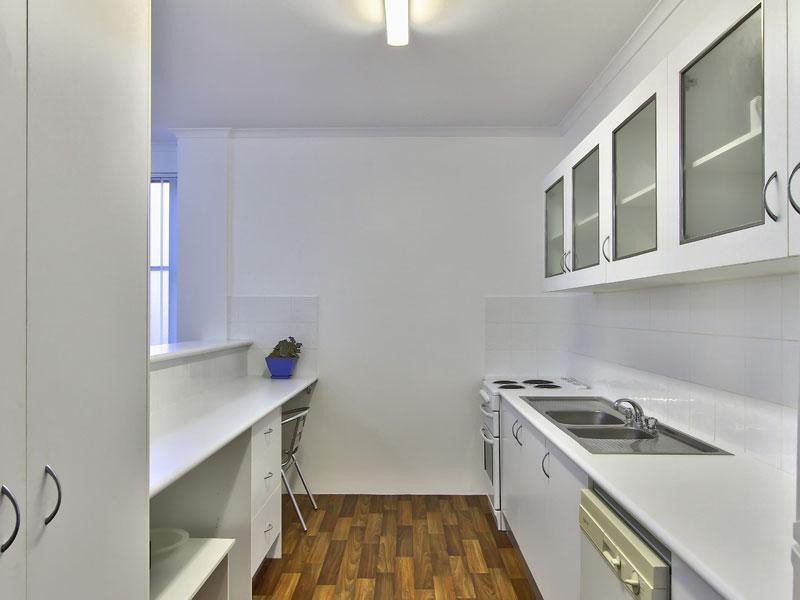 2/182 Dornoch Terrace, Highgate Hill QLD 4101