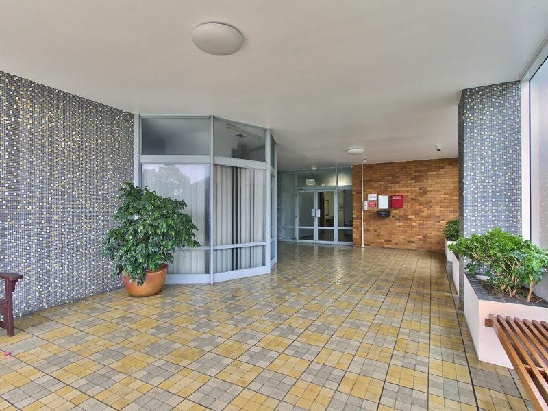 2/182 Dornoch Terrace, Highgate Hill QLD 4101