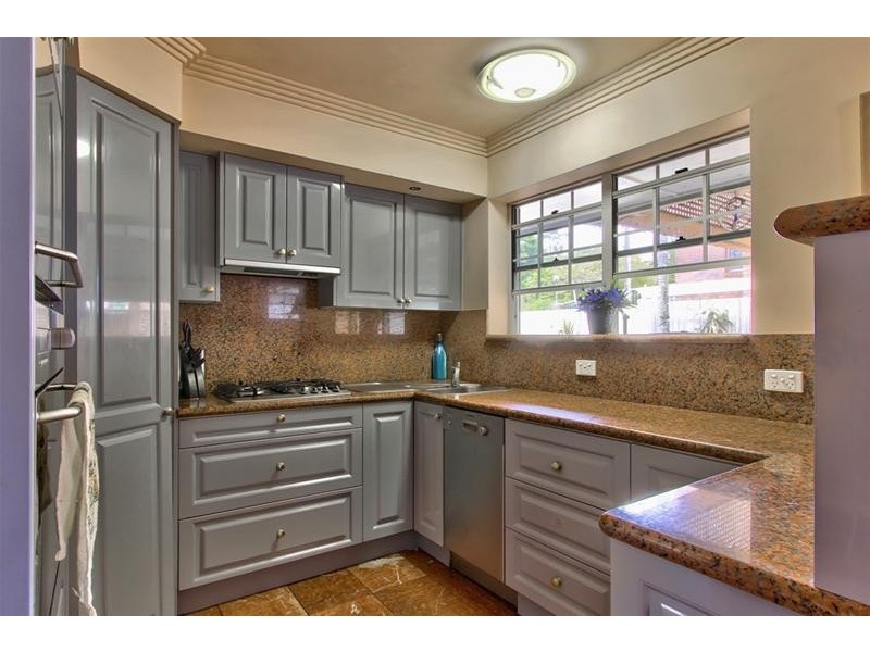 42 Kneale Street, Holland Park West QLD 4121