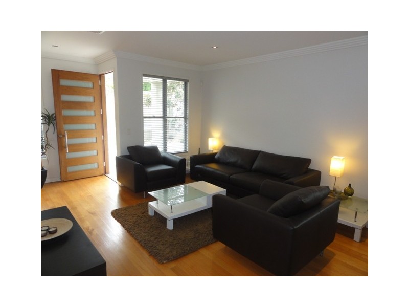 1 Lochaber Street, Dutton Park QLD 4102