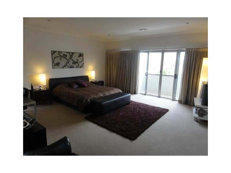 1 Lochaber Street, Dutton Park QLD 4102